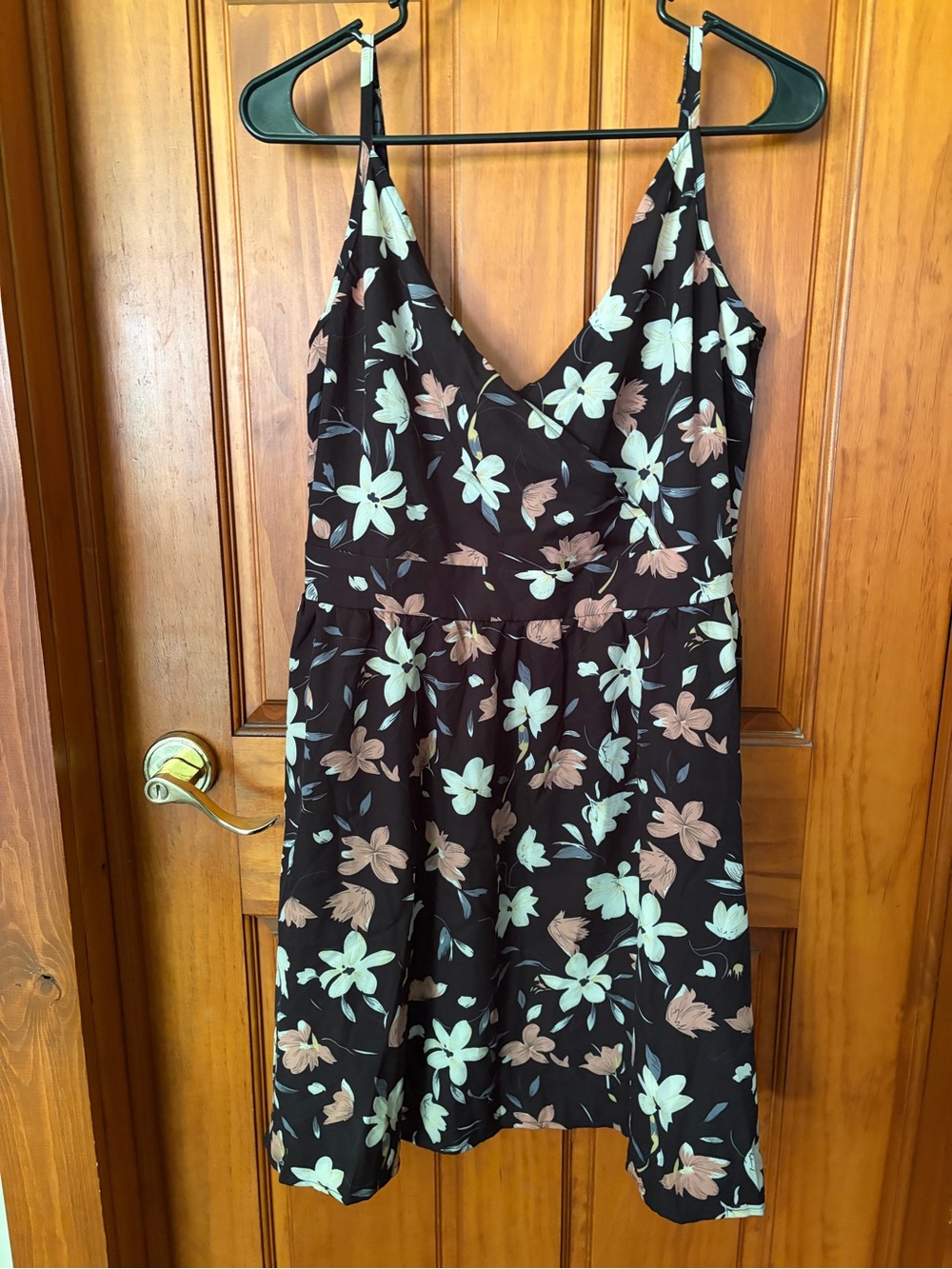 Black Floral V-Neck Midi Dress women’s large